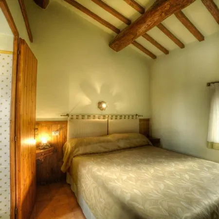 La Bruna Di Spoleto Chateau Sleeps 30 With Pool Air Con And Wifi Nyaraló