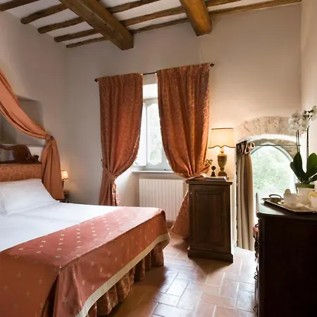 La Bruna Di Spoleto Chateau Sleeps 30 With Pool Air Con And Wifi Nyaraló